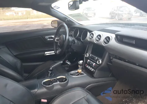 2019 Ford Mustang Ecoboost Premium z USA, uszkodzony, nr VIN 1FATP8UH2K5104301